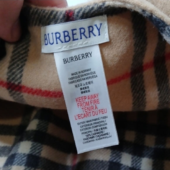 Burberry Tan Cape with Plaid Lining and Fringe - Picture 3 of 4
